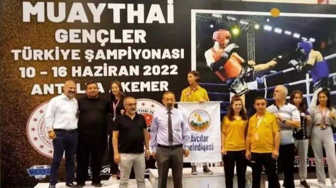 Gençler Muay Thai Türkiye Şampiyonumuz Hatice POLAT..