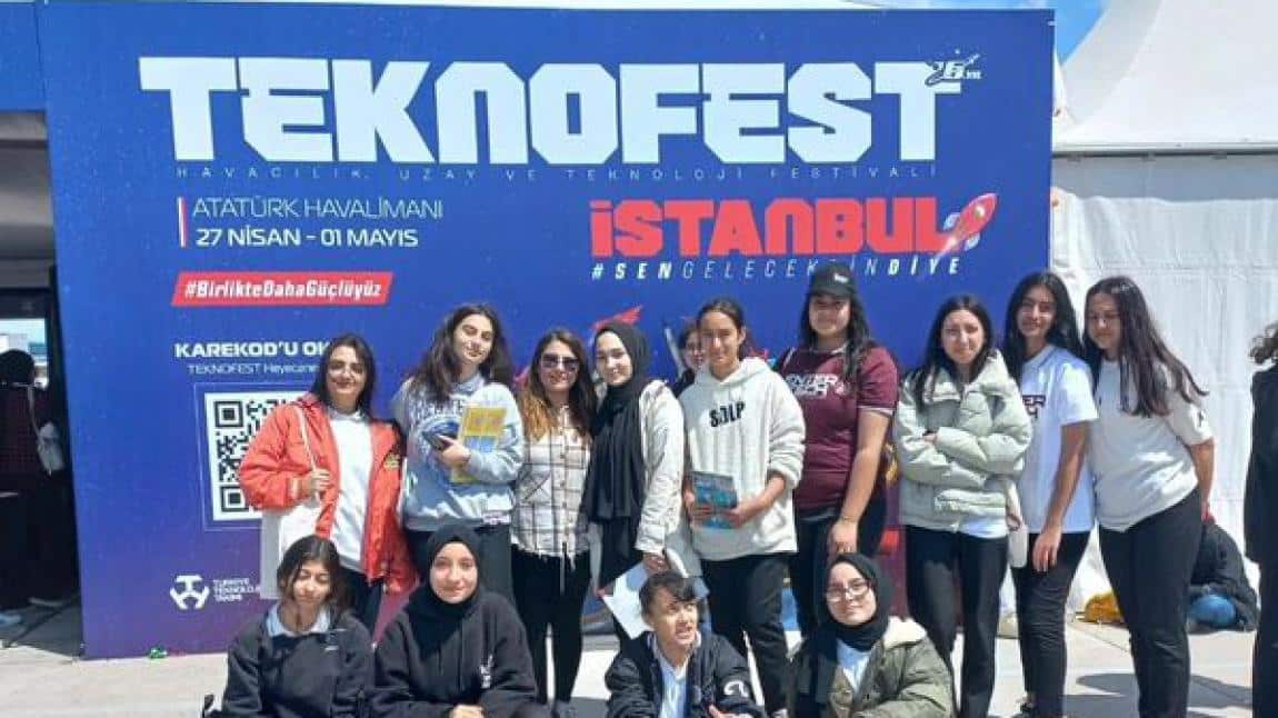Öğrencilerimizin İstanbul Atatürk Havalimanı'nda düzenlenen TEKNOFEST Havacılık, Uzay ve Teknoloji Festivali gezisinden...