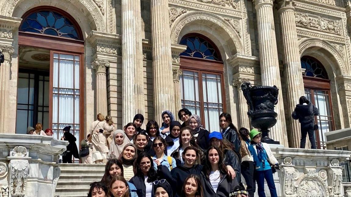 Gezi kulübümüzün bugünkü rotası: Dolmabahçe Sarayı-Yıldız Sarayı-Ortaköy.